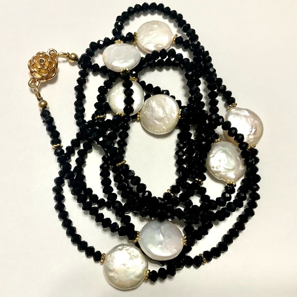 Black Spinel and FW Coin Pearls long necklace - Picture 3 of 8